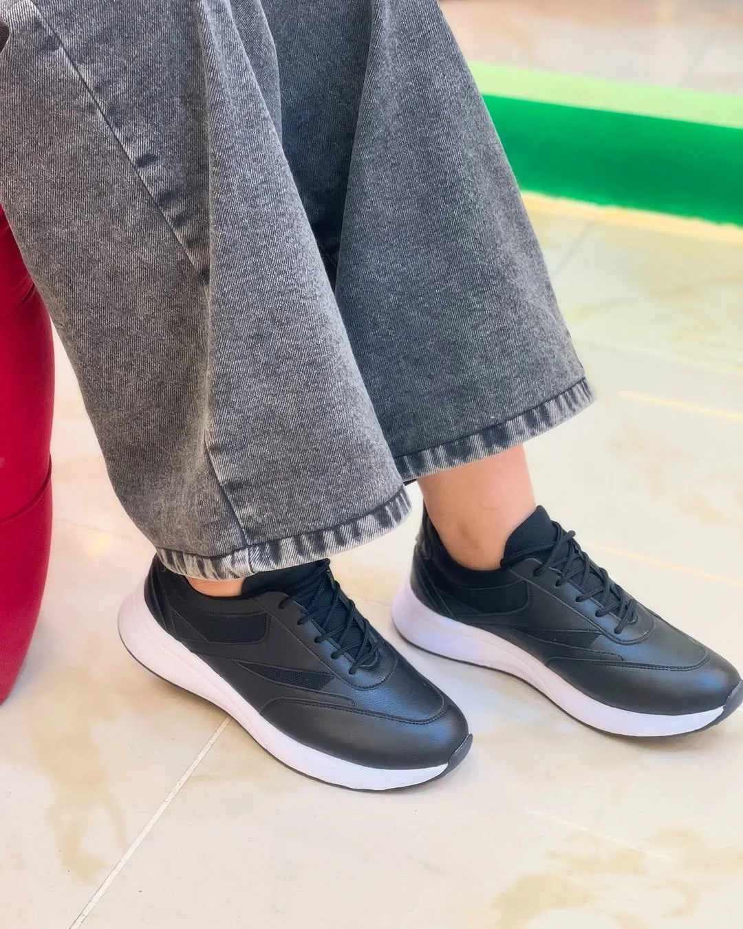 کفش اسپورت زنانه 46 photo 3 2025 04 19 17 35 54