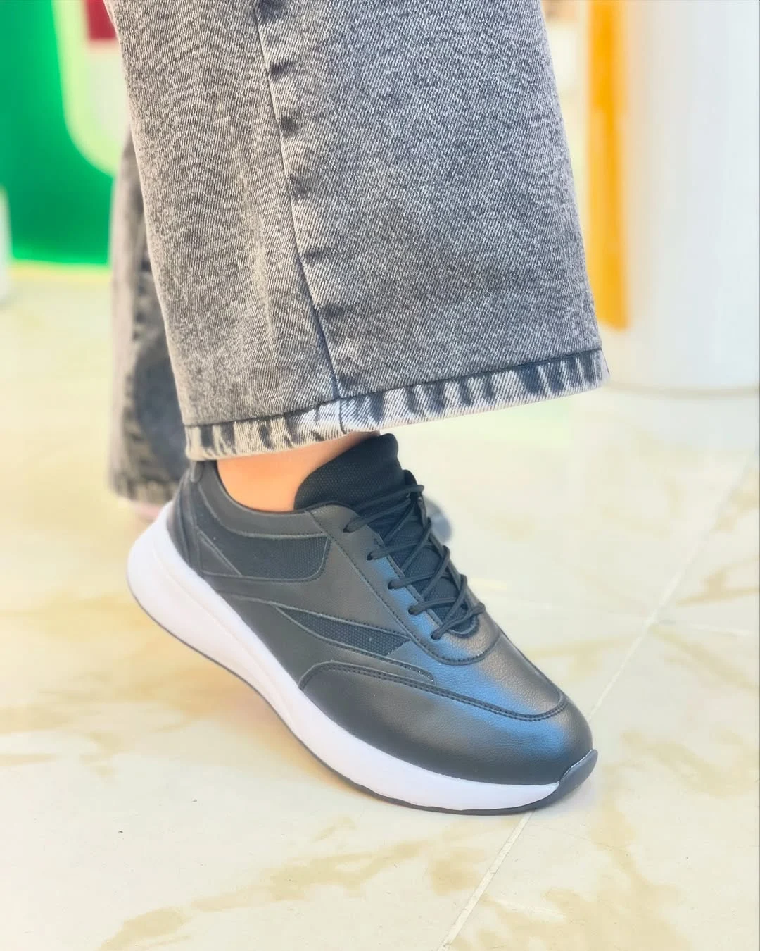 کفش اسپورت زنانه 47 photo 4 2025 04 19 17 35 54