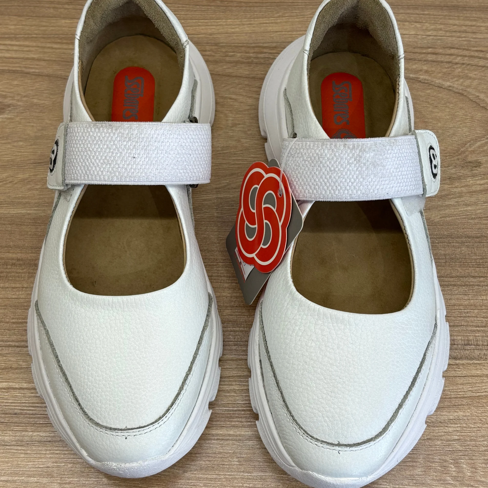 کفش اسپورت زنانه 26 10