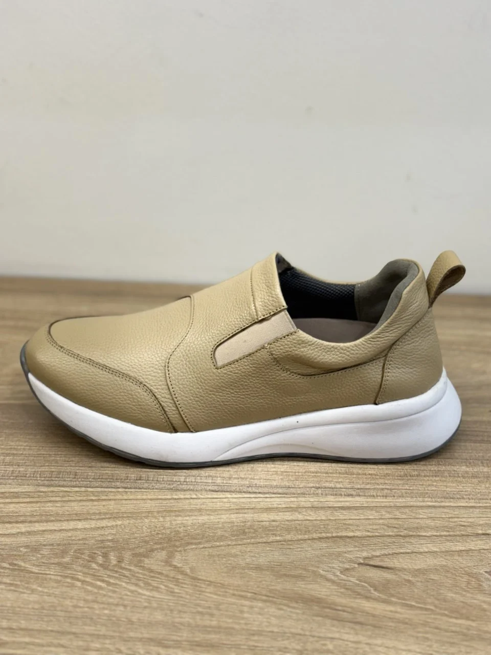 کفش اسپورت زنانه 9 photo 11 2025 09 26 02 03 19