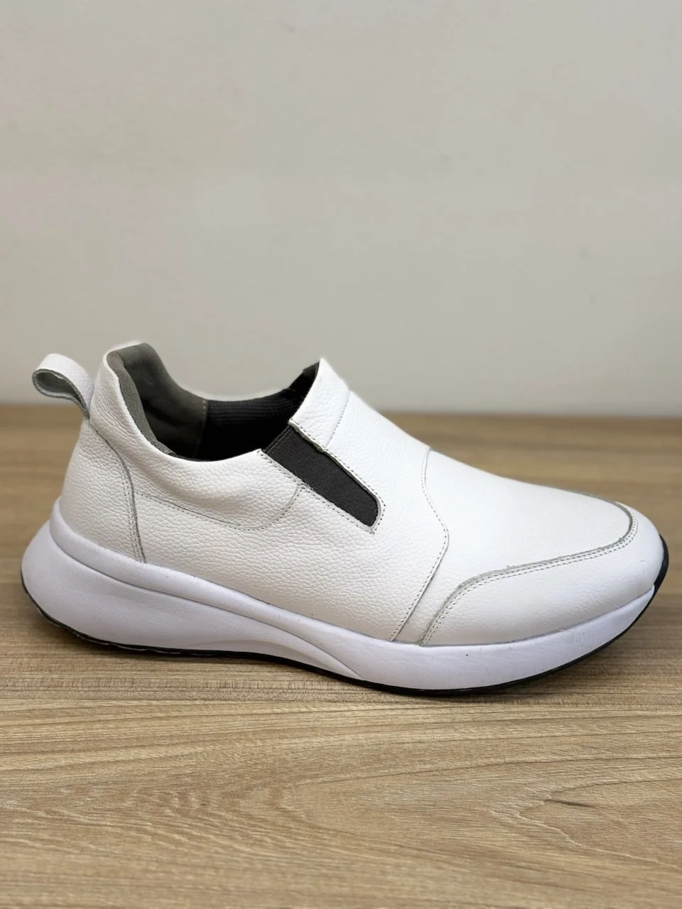 کفش اسپورت زنانه 12 photo 9 2025 09 26 02 03 19