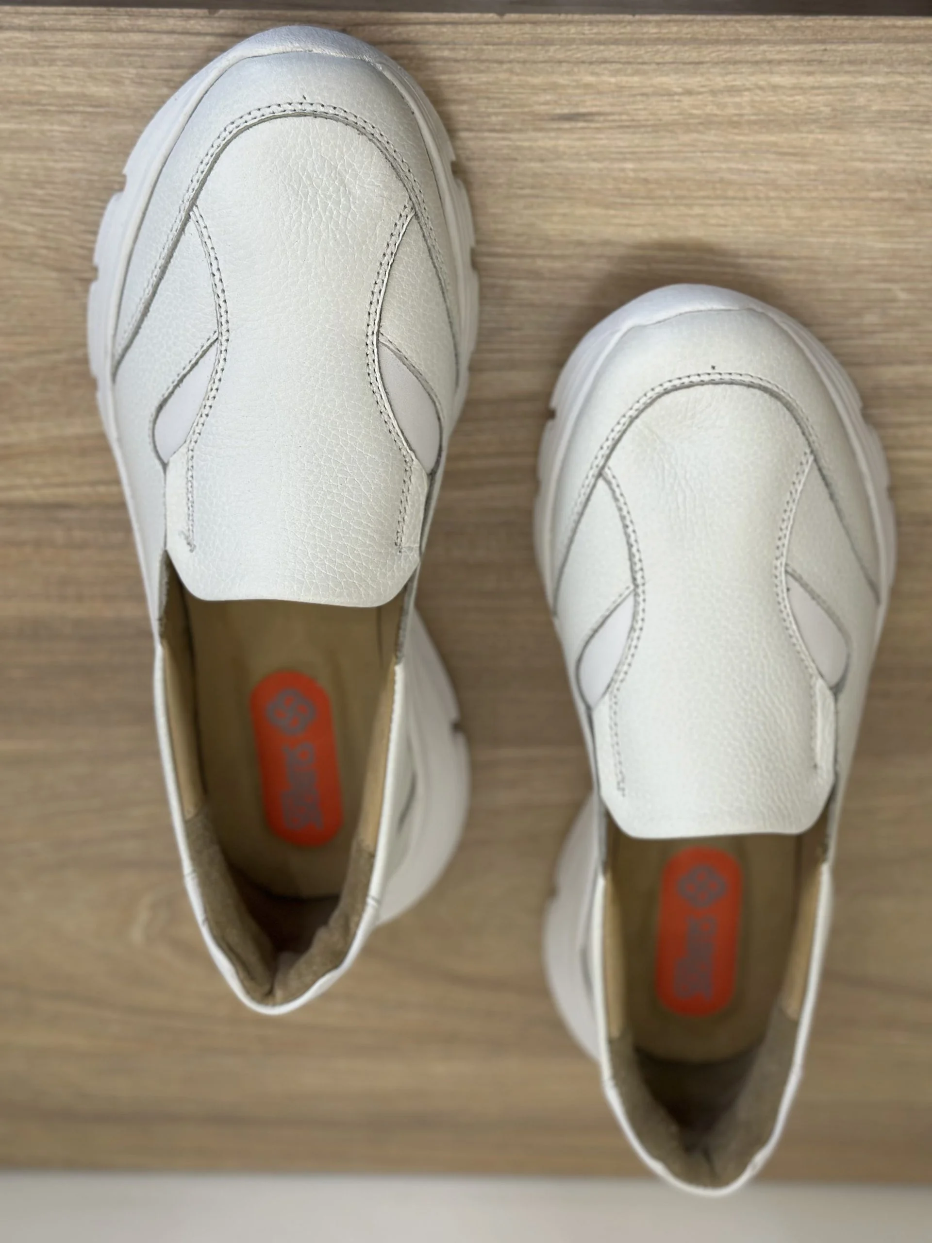 کفش اسپورت زنانه 5 IMG 3431 scaled