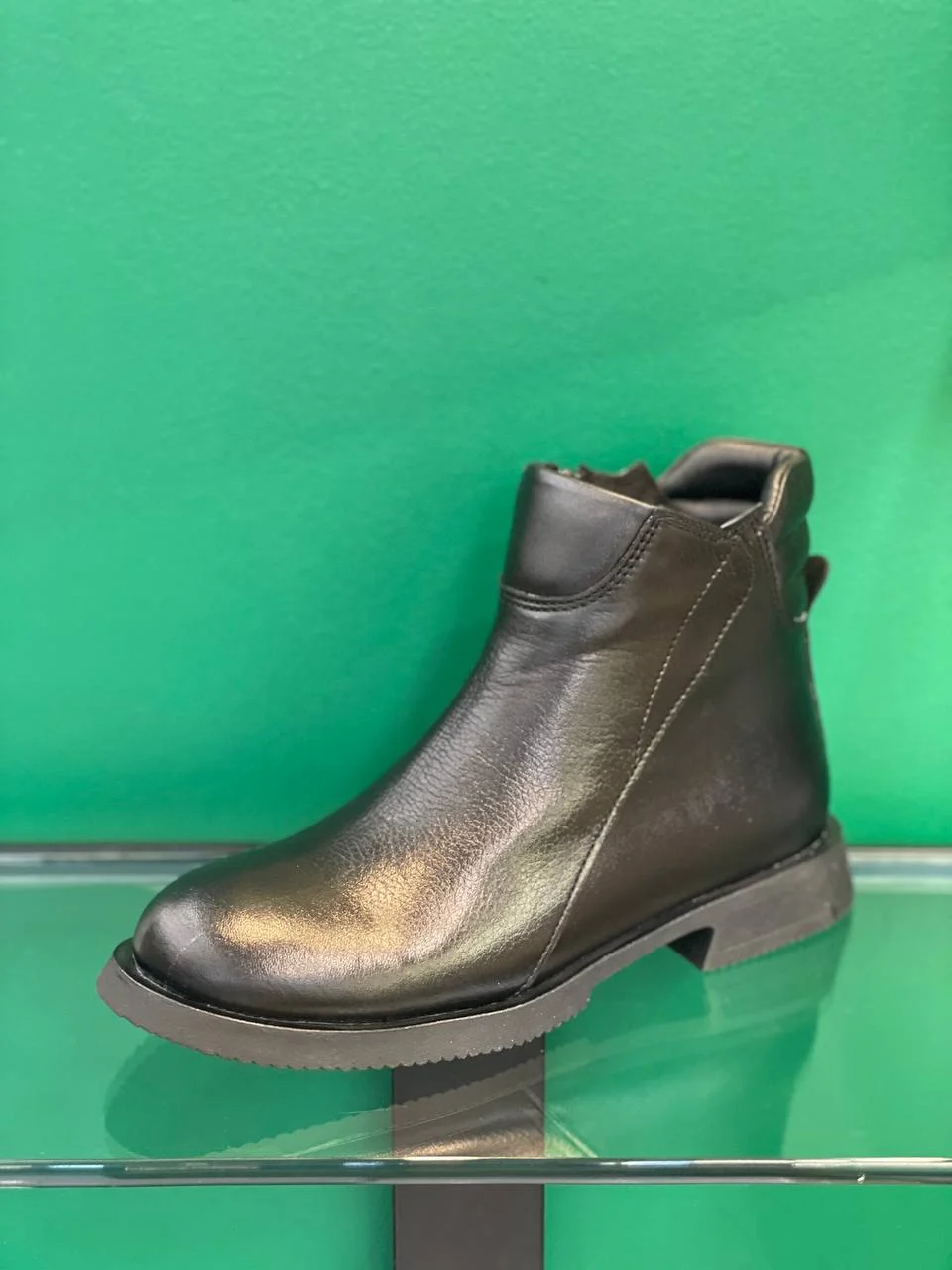 نیم بوت چرمی با ساق ۱۵ سانت